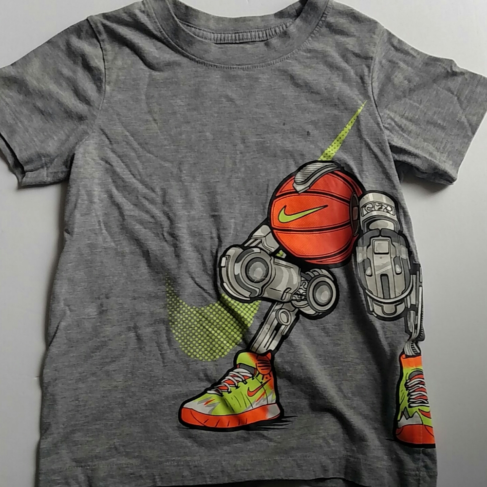 Boy's Nike Size 7 Robot T-shirt